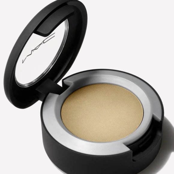 MAC Per-Suede Me Powder Kiss Soft Matte Eye Shadow - Picture 1 of 11